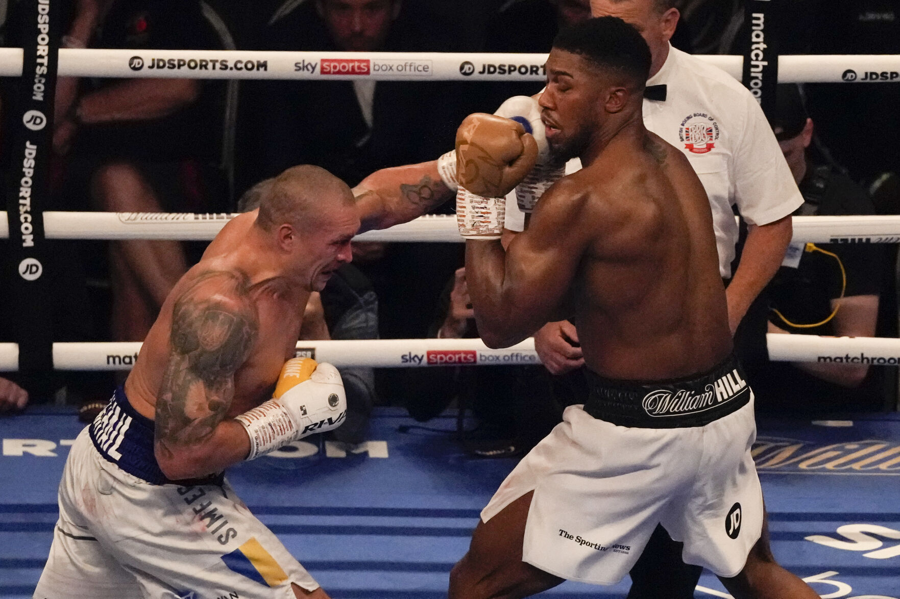 APTOPIX Britain Boxing Joshua Usyk